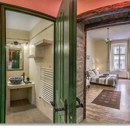 Δωμάτια σε οικογενειακή κατοικία Wine Cellar Boutique *