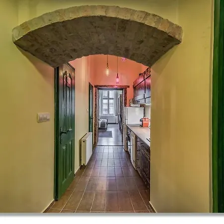 Homestay Wine Cellar Boutique *