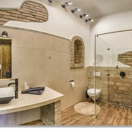 Δωμάτια σε οικογενειακή κατοικία Wine Cellar Boutique Βουδαπέστη